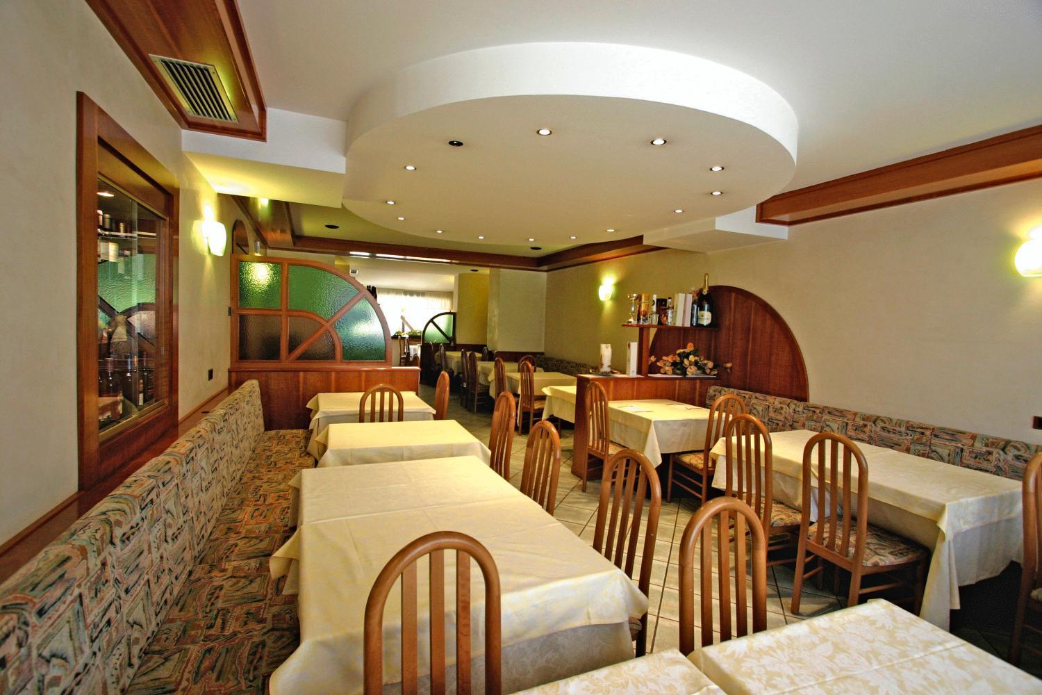 Albergo Alla Torre Caldonazzo Exterior photo