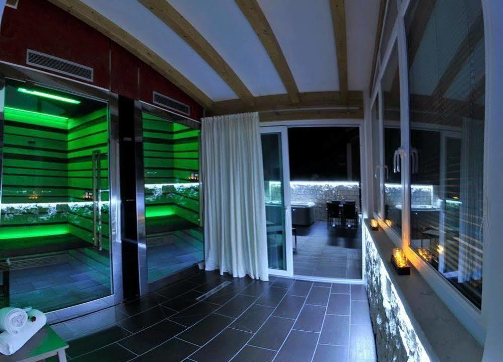 Albergo Alla Torre Caldonazzo Exterior photo